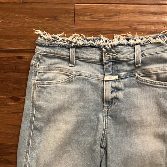 Closed Frayed Waist Womens Jeans - Picture 4 of 11